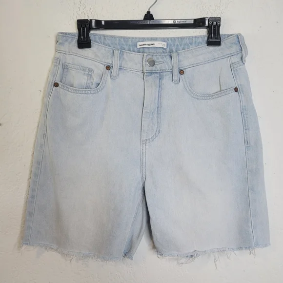 Elizabeth and James Cut Off Shorts Sz 28 Denim Raw Hem Light Wash Organic Cotton - Picture 1 of 15